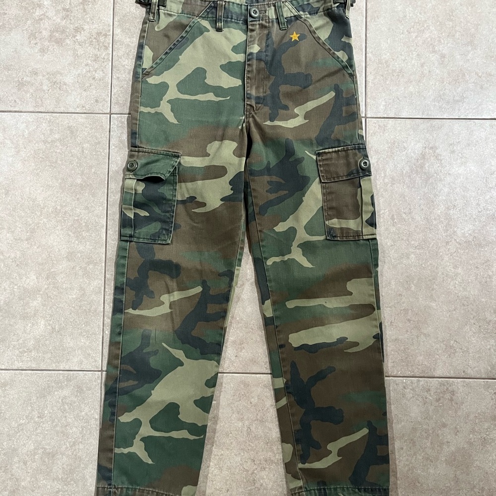 Rothco BDU Camo Pants Kids Size 14 
Waist: 25”-24”, length: 34”